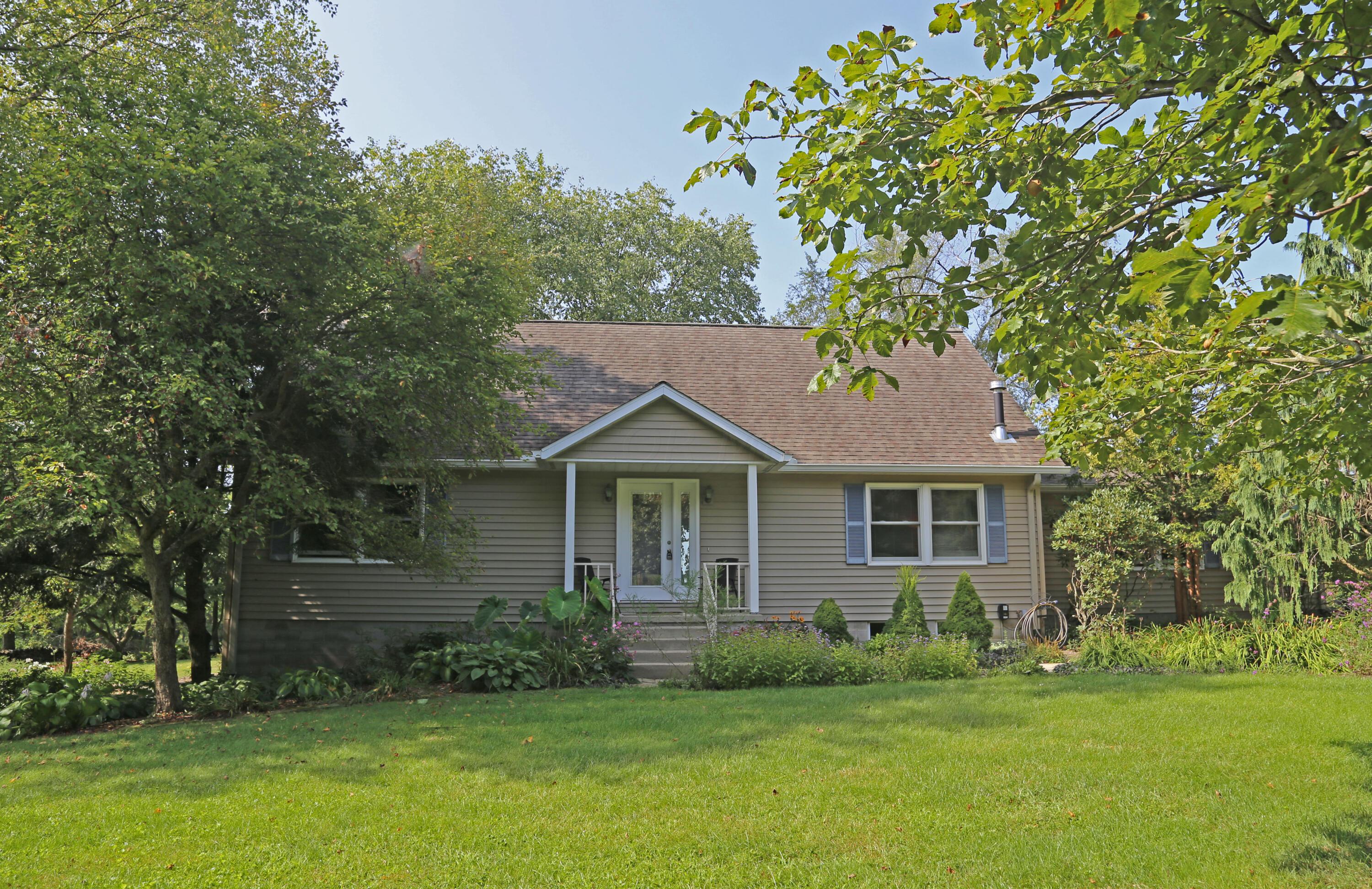 24704 Lepley Road Gambier, OH 43022 - Photo 2 of 60 IMG_7460