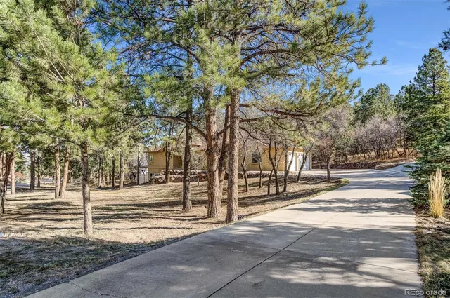 $985,000 | 7405 Winding Oaks Drive, Colorado Springs, CO 80919