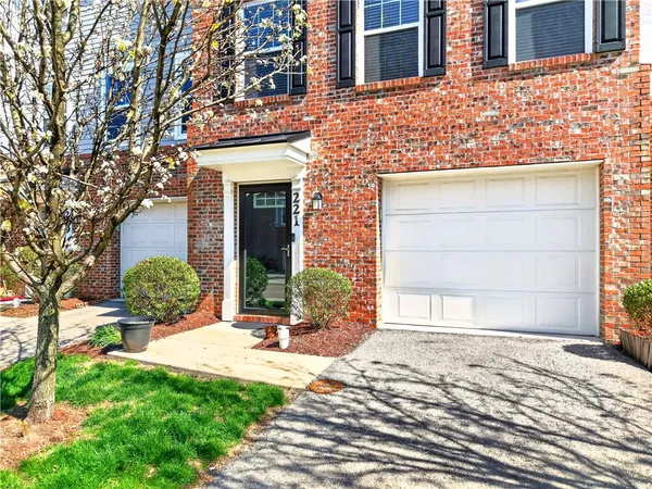 $350,000 | 221 Faulk Drive, Warrendale, PA 15086