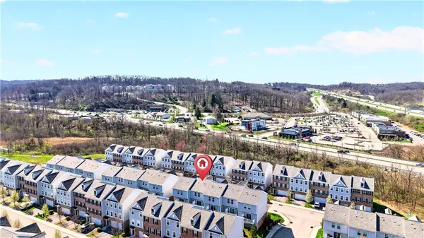 $350,000 | 221 Faulk Drive, Warrendale, PA 15086