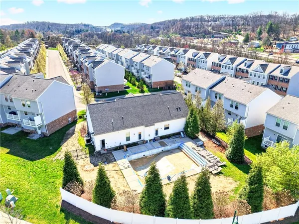 $350,000 | 221 Faulk Drive, Warrendale, PA 15086