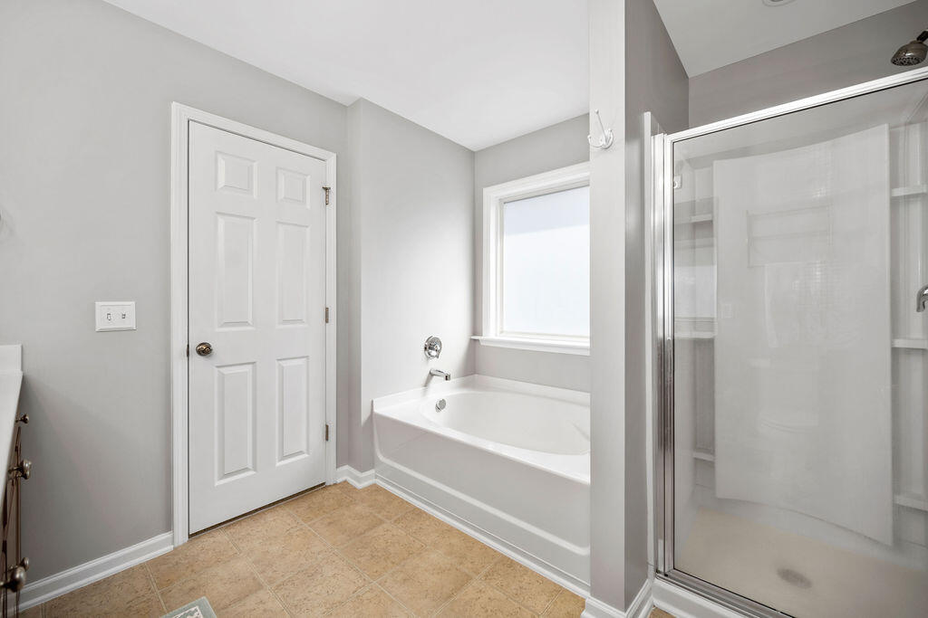 192 Decatur Drive Summerville, SC 29486 - Photo 15 of 46 Owner Ensuite