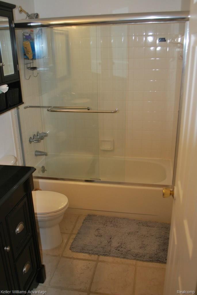 1434 West Webster Road, Unit 2 Royal Oak, MI 48073 - Photo 14 of 16 UPDATED MAIN BATHROOM