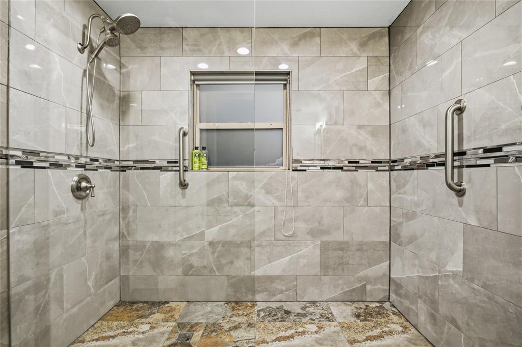 227 Shoreline Road Pottsboro, TX 75076 - Photo 23 of 35 Primary shower!
