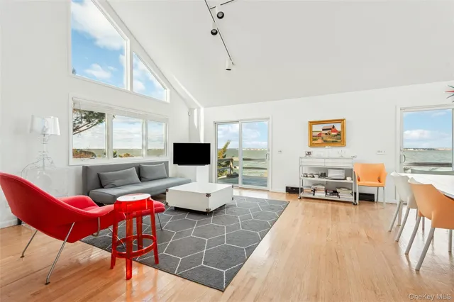 $2,350,000 | 630 Dune Road, Westhampton, NY 11978