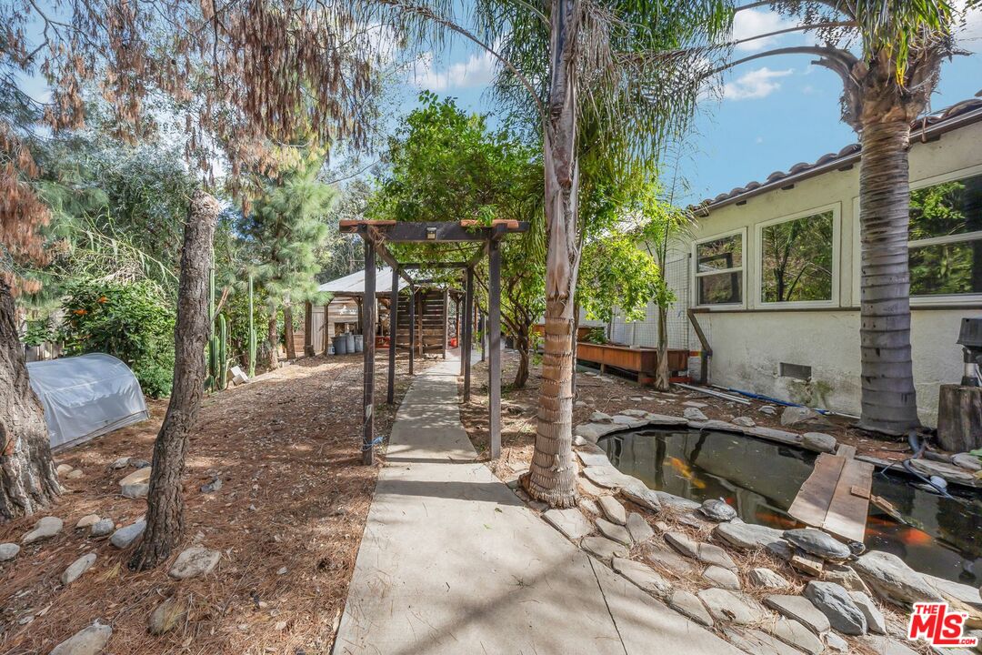 8600 La Tuna Canyon Road Sun Valley, CA 91352 - Photo 51 of 60