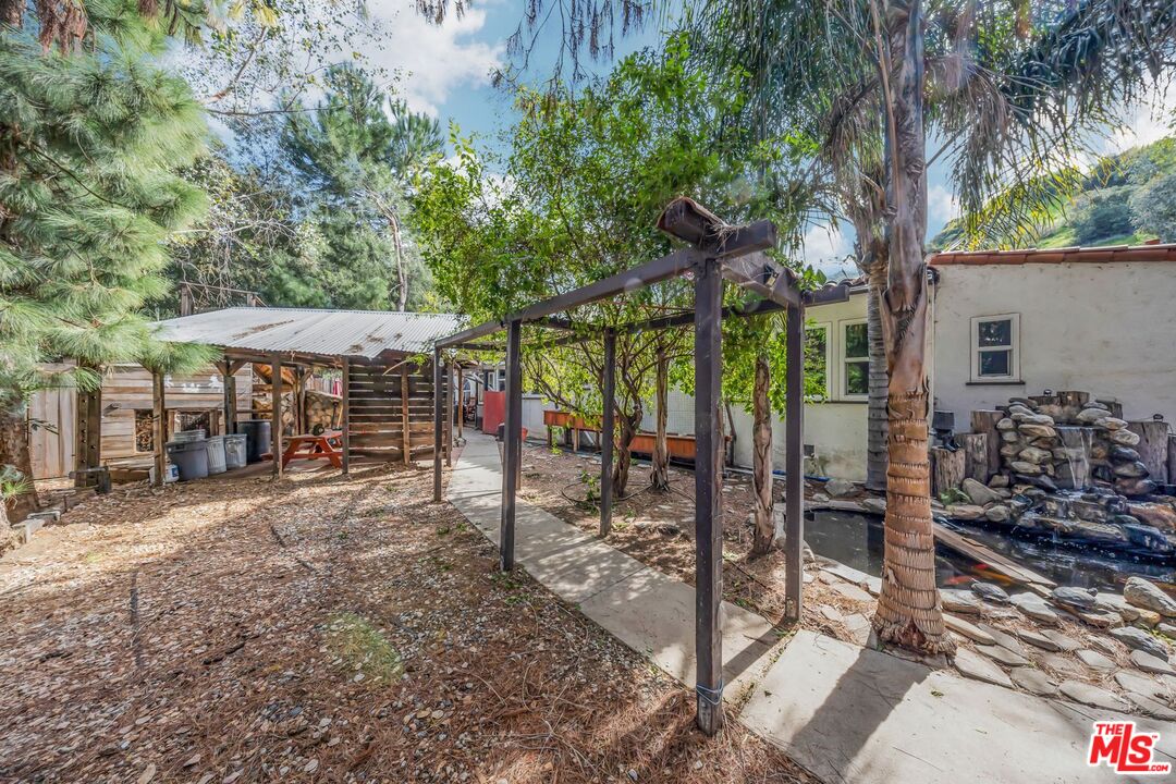 8600 La Tuna Canyon Road Sun Valley, CA 91352 - Photo 53 of 60 a view of a outdoor space with porch and furniture