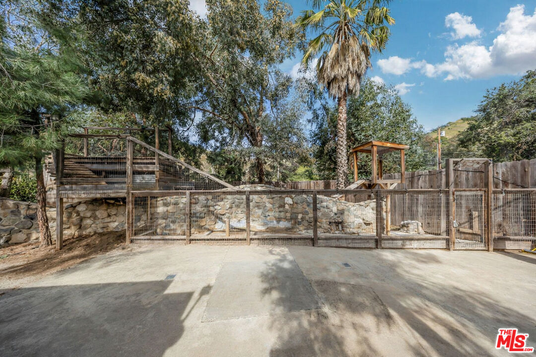 8600 La Tuna Canyon Road Sun Valley, CA 91352 - Photo 59 of 60