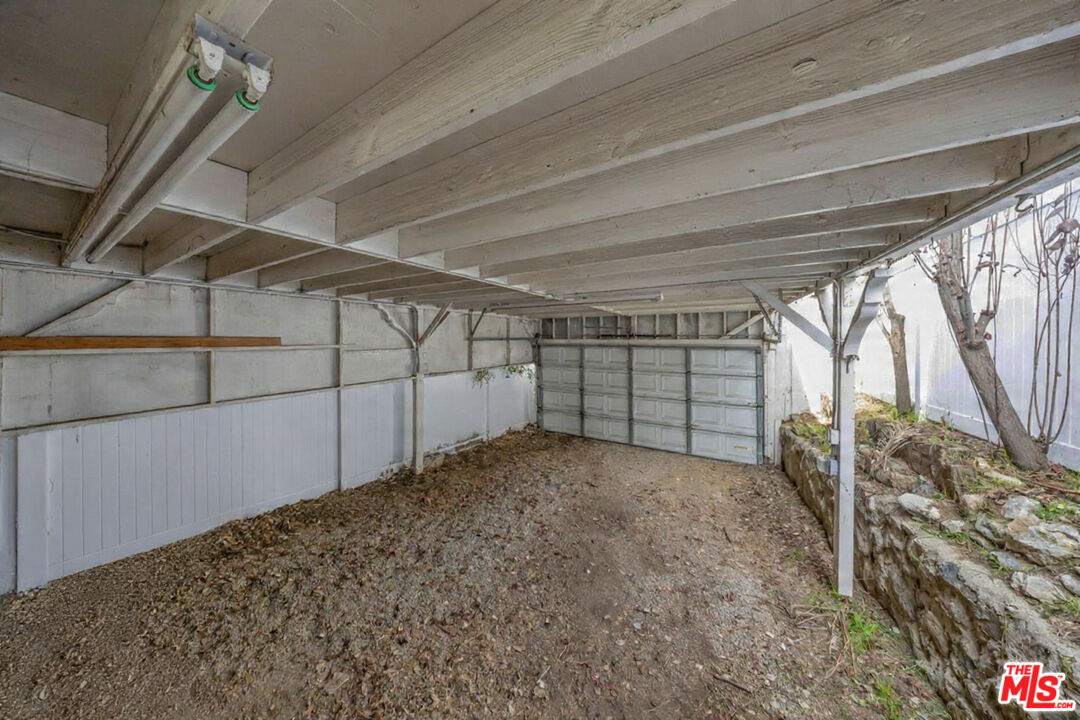 8600 La Tuna Canyon Road Sun Valley, CA 91352 - Photo 60 of 60 a view of a garage