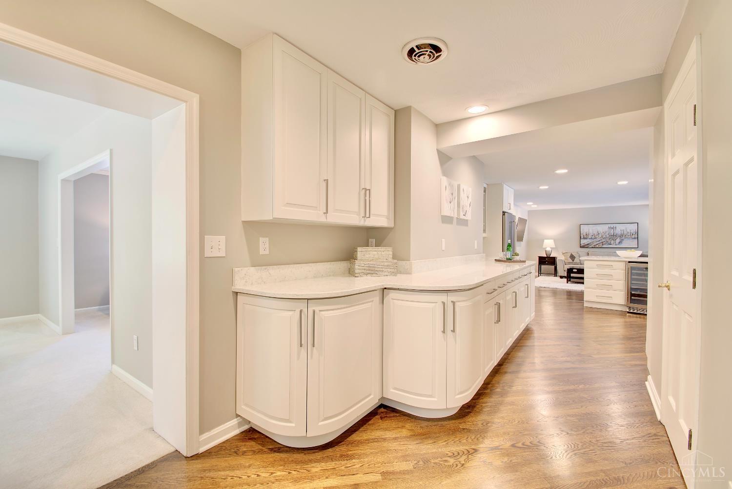 5995 Drake Road Cincinnati, OH 45243 - Photo 11 of 80