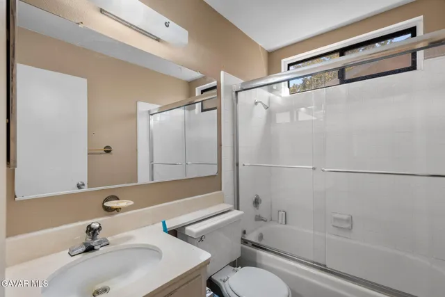 $2,650 | 663 Eston Place, Lancaster, CA 93535