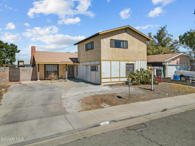 $2,650 | 663 Eston Place, Lancaster, CA 93535