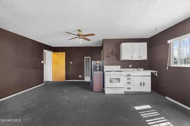 $2,650 | 663 Eston Place, Lancaster, CA 93535