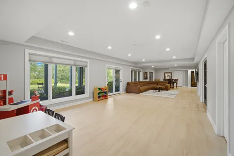 $1,750,000 | 56 Hillburn Lane, North Barrington, IL 60010