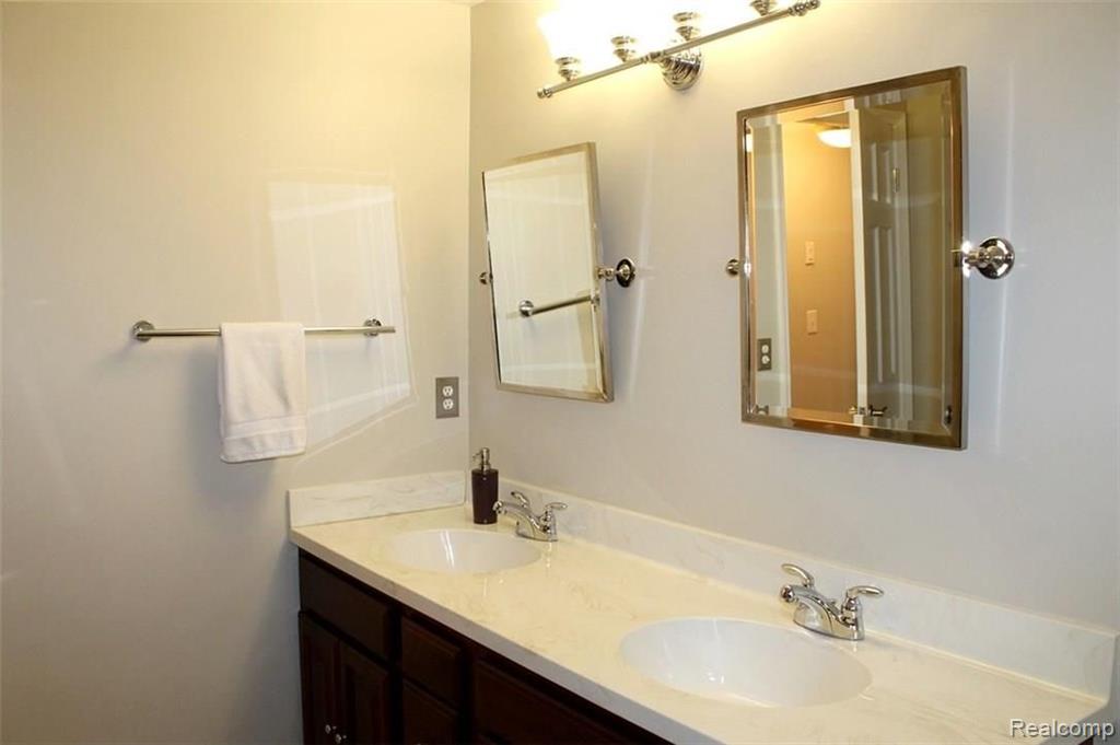 40555 East Mill Rd Court Novi, MI 48375 - Photo 39 of 46 Gallery Image 39