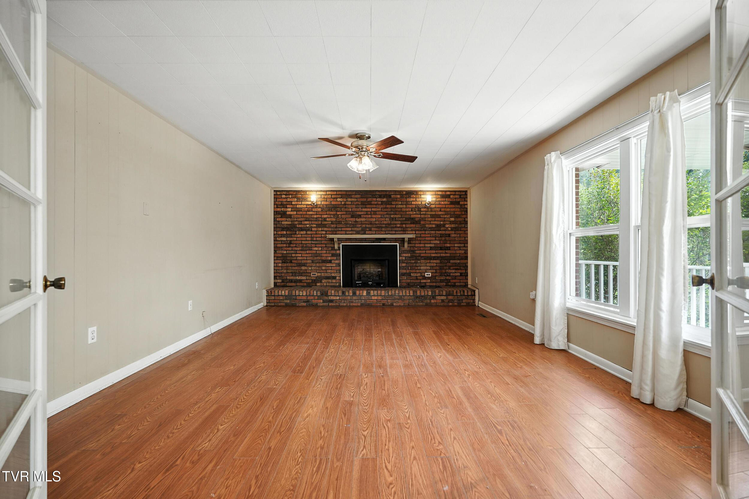 7925 Summer Breeze Road Pound, VA 24279 - Photo 24 of 42 IMG_5512