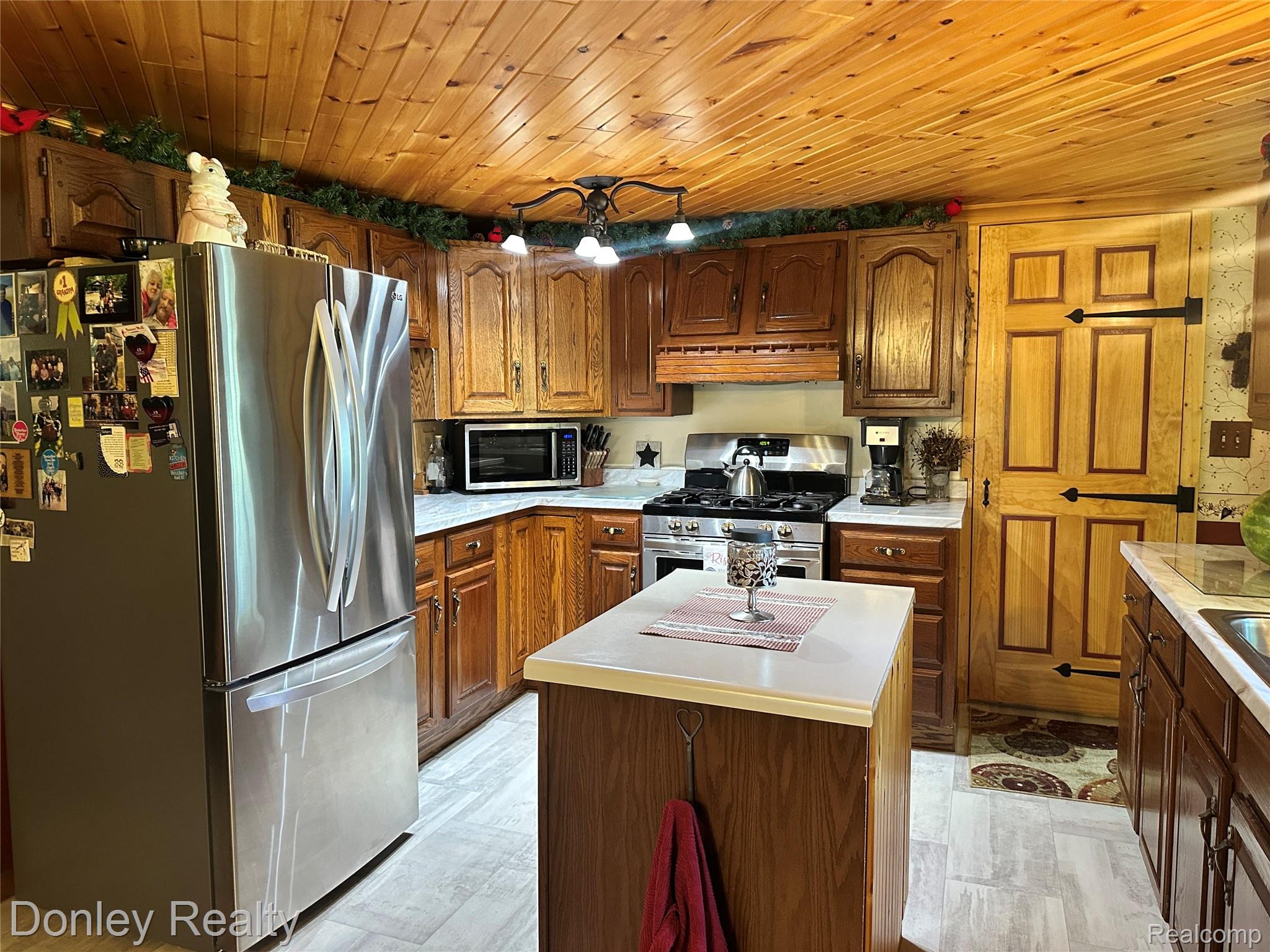 25 Bulgrien Road Snover, MI 48472 - Photo 3 of 45 26-07-08 10-59-01 0632.jpg