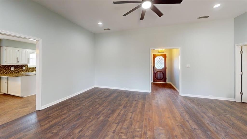 2210 Ridgewood Carrollton, TX 75006 - Photo 9 of 19 Gallery Image 9