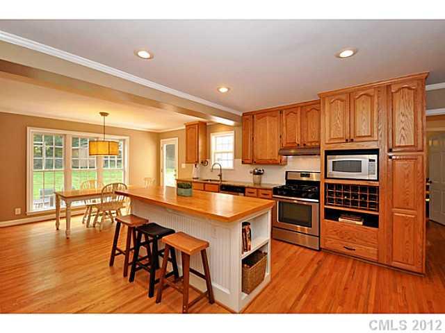 2908 Goneaway Road Charlotte, NC 28210 - Photo 4 of 16 Gallery Image 4