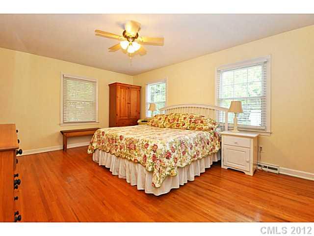 2908 Goneaway Road Charlotte, NC 28210 - Photo 9 of 16 Gallery Image 9