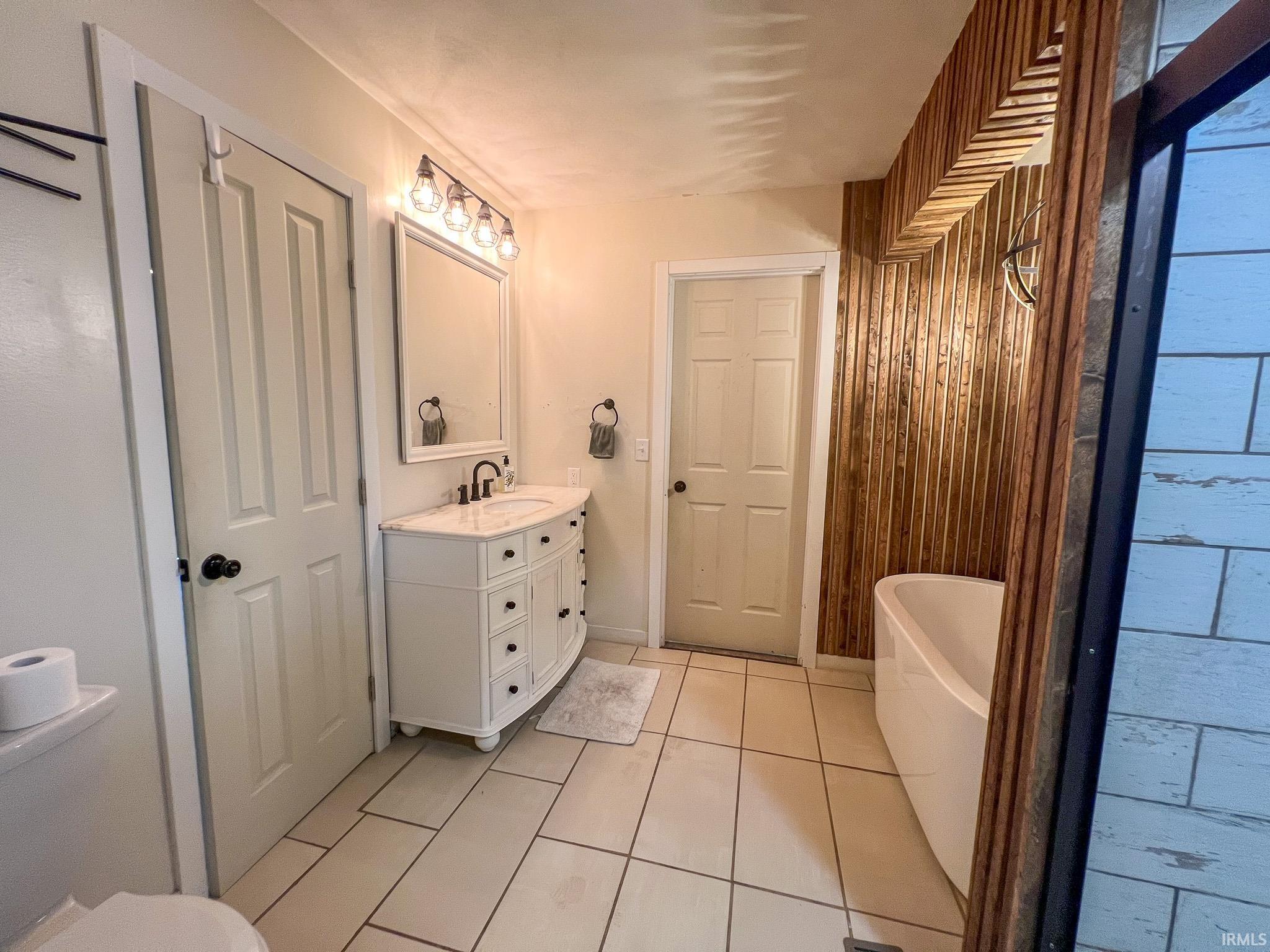 429 Jay Street Topeka, IN 46571 - Photo 14 of 33