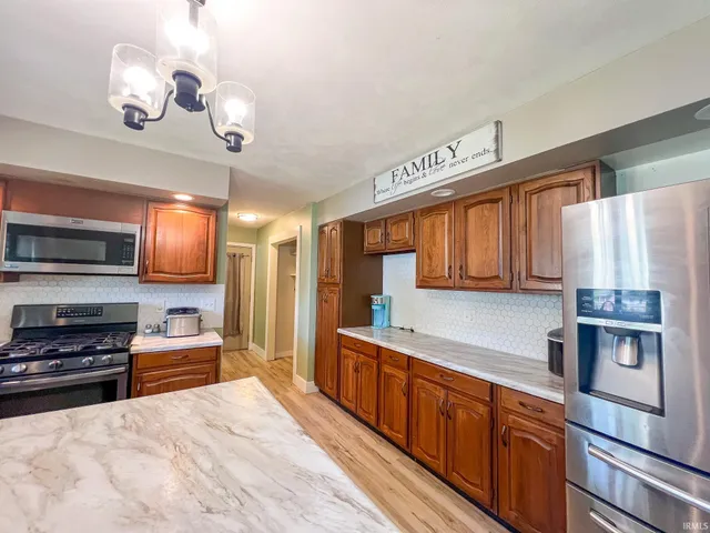 $270,000 | 429 Jay Street, Topeka, IN 46571