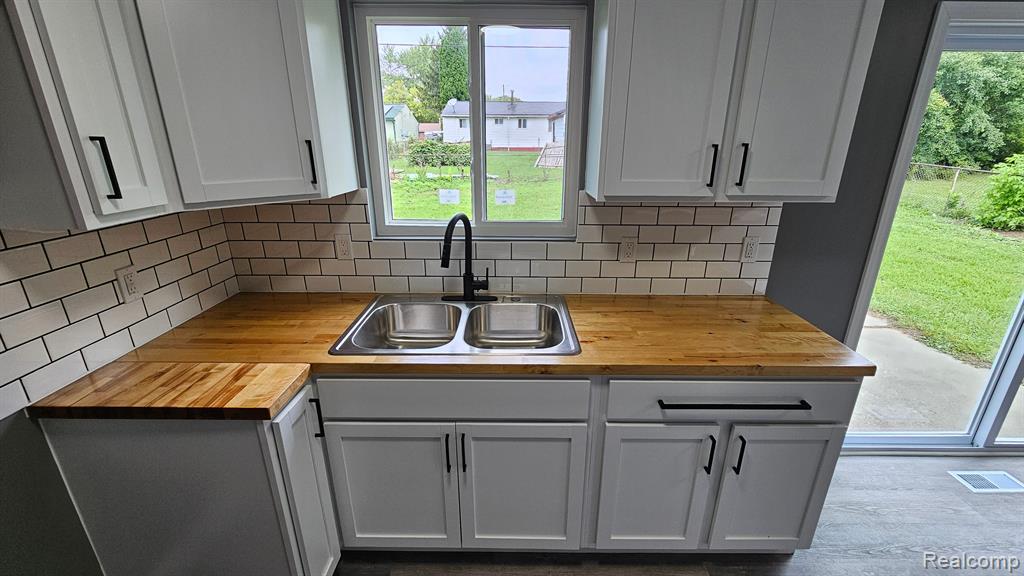 2166 Armstrong Road Mount Morris, MI 48458 - Photo 9 of 26