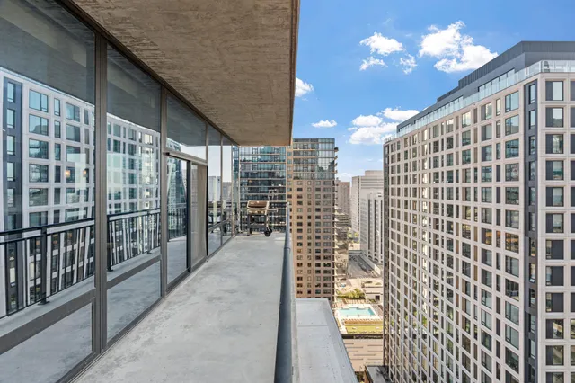 $4,940 | 465 Nicollet Mall, Unit 2404, Minneapolis, MN 55401