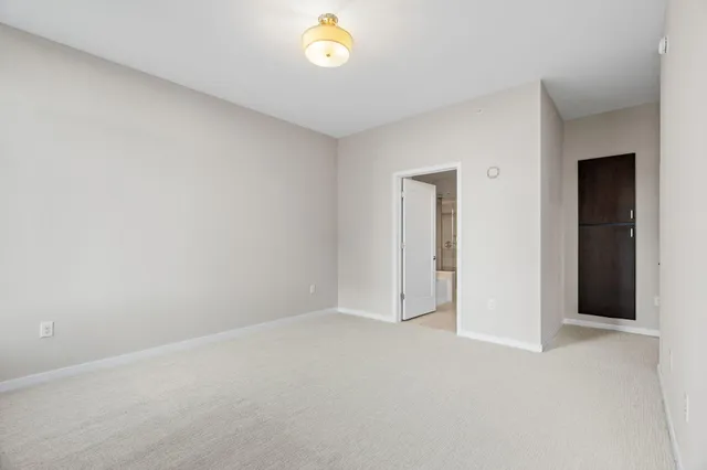 $4,940 | 465 Nicollet Mall, Unit 2404, Minneapolis, MN 55401