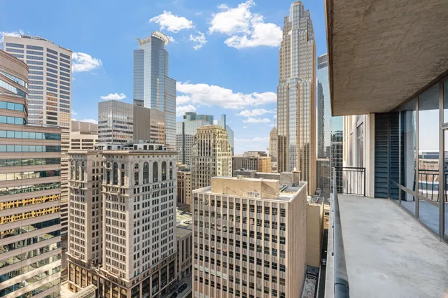 $4,940 | 465 Nicollet Mall, Unit 2404, Minneapolis, MN 55401