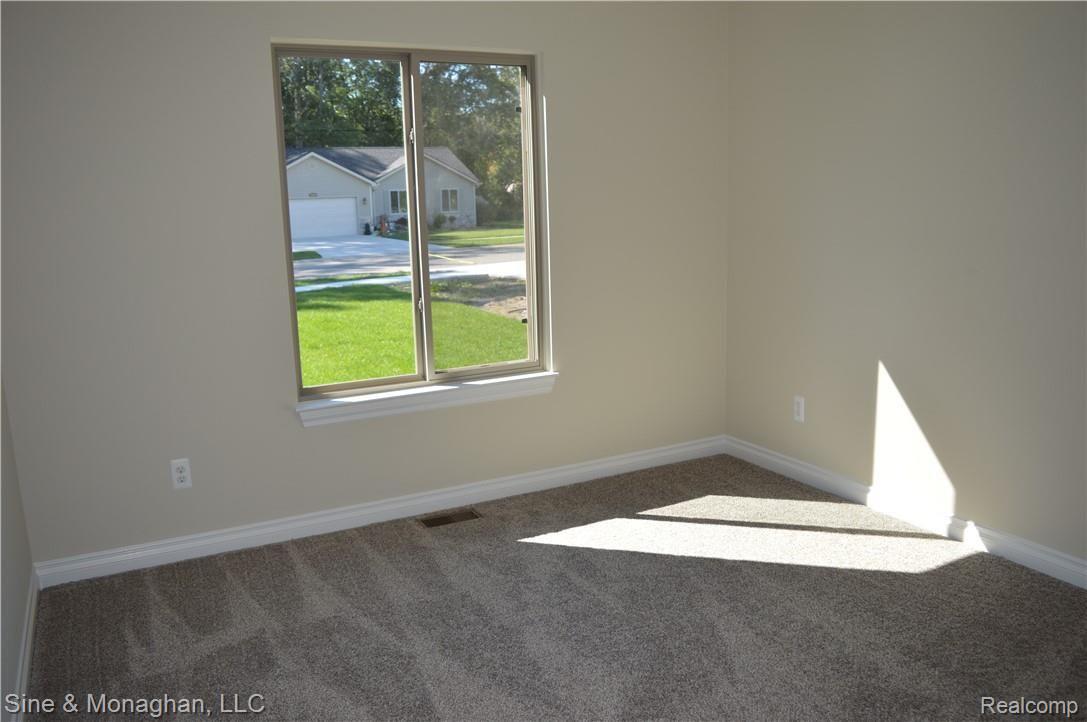 9513 Amy Road Algonac, MI 48001 - Photo 12 of 15 013.JPG