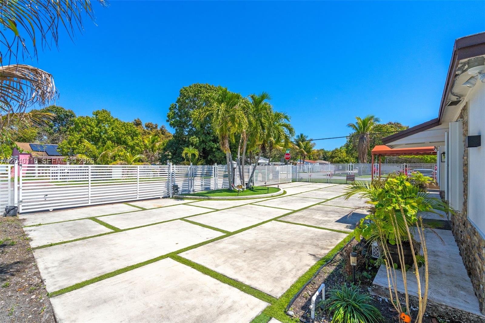 302 Northwest 100th Street Miami, FL 33150 - Photo 6 of 46