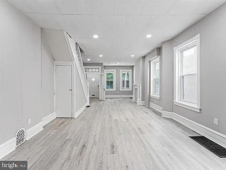 100 West Sharpnack Street Philadelphia, PA 19119 - Photo 3 of 16