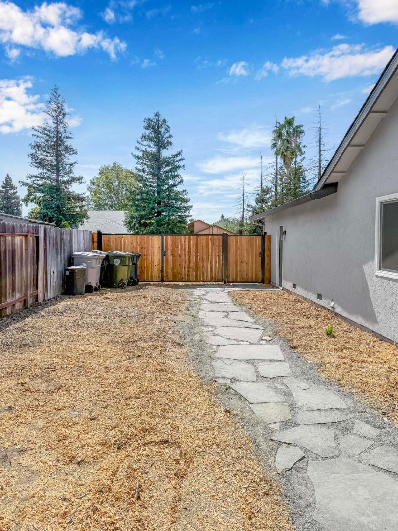 6445 Calvine Road Sacramento, CA 95823 - Photo 8 of 29 Gallery Image 8
