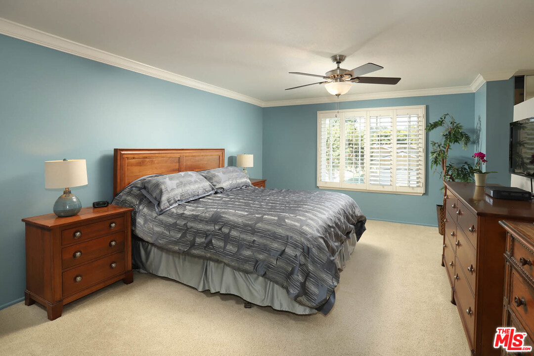 25802 Rana Drive Valencia, CA 91355 - Photo 19 of 32 Gallery Image 19