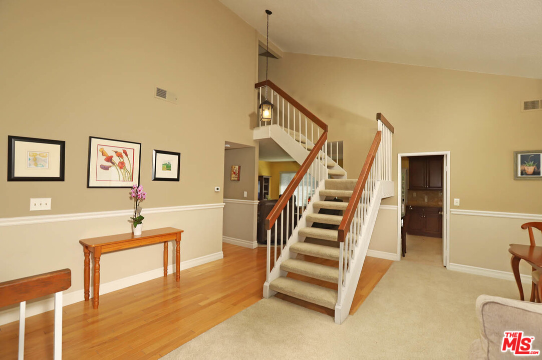 25802 Rana Drive Valencia, CA 91355 - Photo 5 of 32 Gallery Image 5