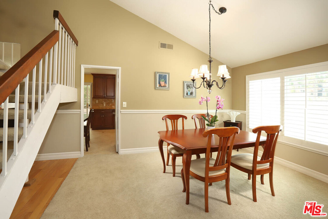 25802 Rana Drive Valencia, CA 91355 - Photo 6 of 32 Gallery Image 6