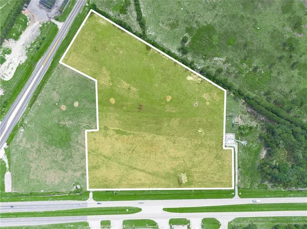 a view of a tennis court