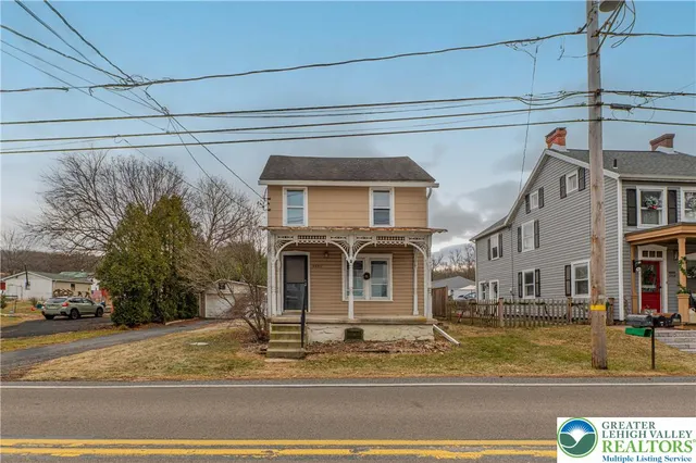 $315,000 | 3950 Main Road West, Emmaus, PA 18049