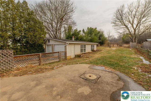 $315,000 | 3950 Main Road West, Emmaus, PA 18049