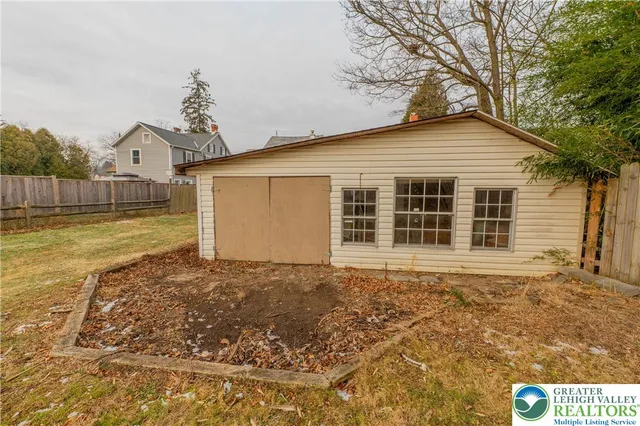 $315,000 | 3950 Main Road West, Emmaus, PA 18049