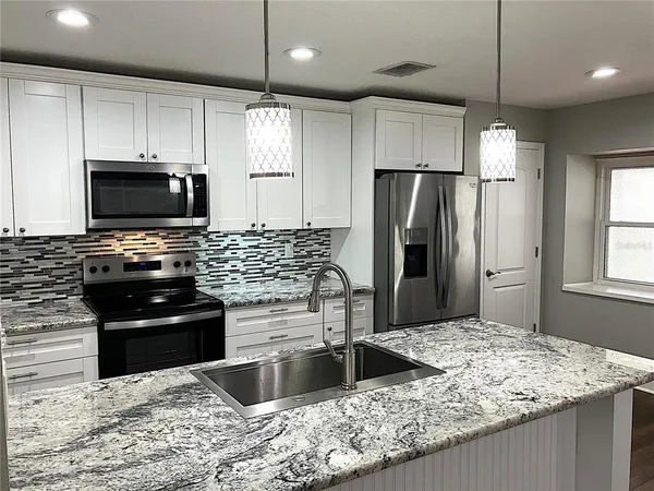 $2,595 | 2009 Branch Tree Lane, Brandon, FL 33511