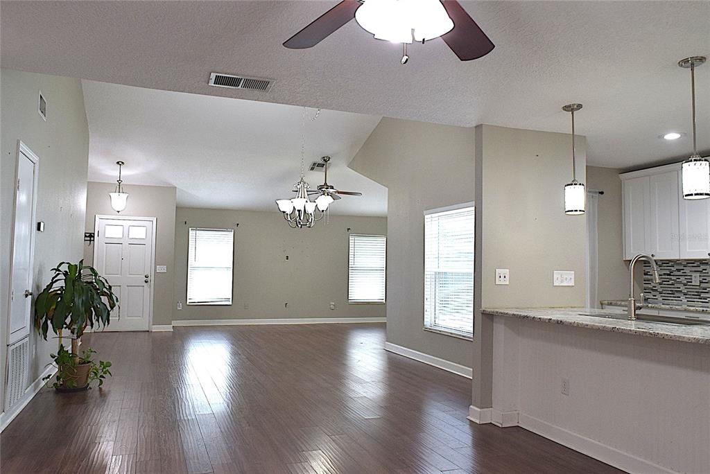 2009 Branch Tree Lane Brandon, FL 33511 - Photo 21 of 45