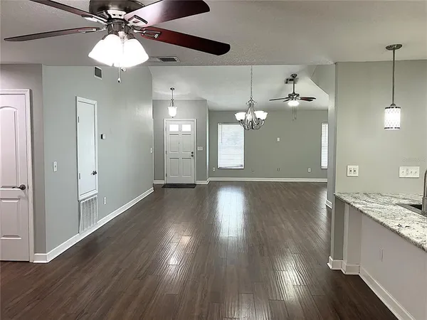 $2,595 | 2009 Branch Tree Lane, Brandon, FL 33511