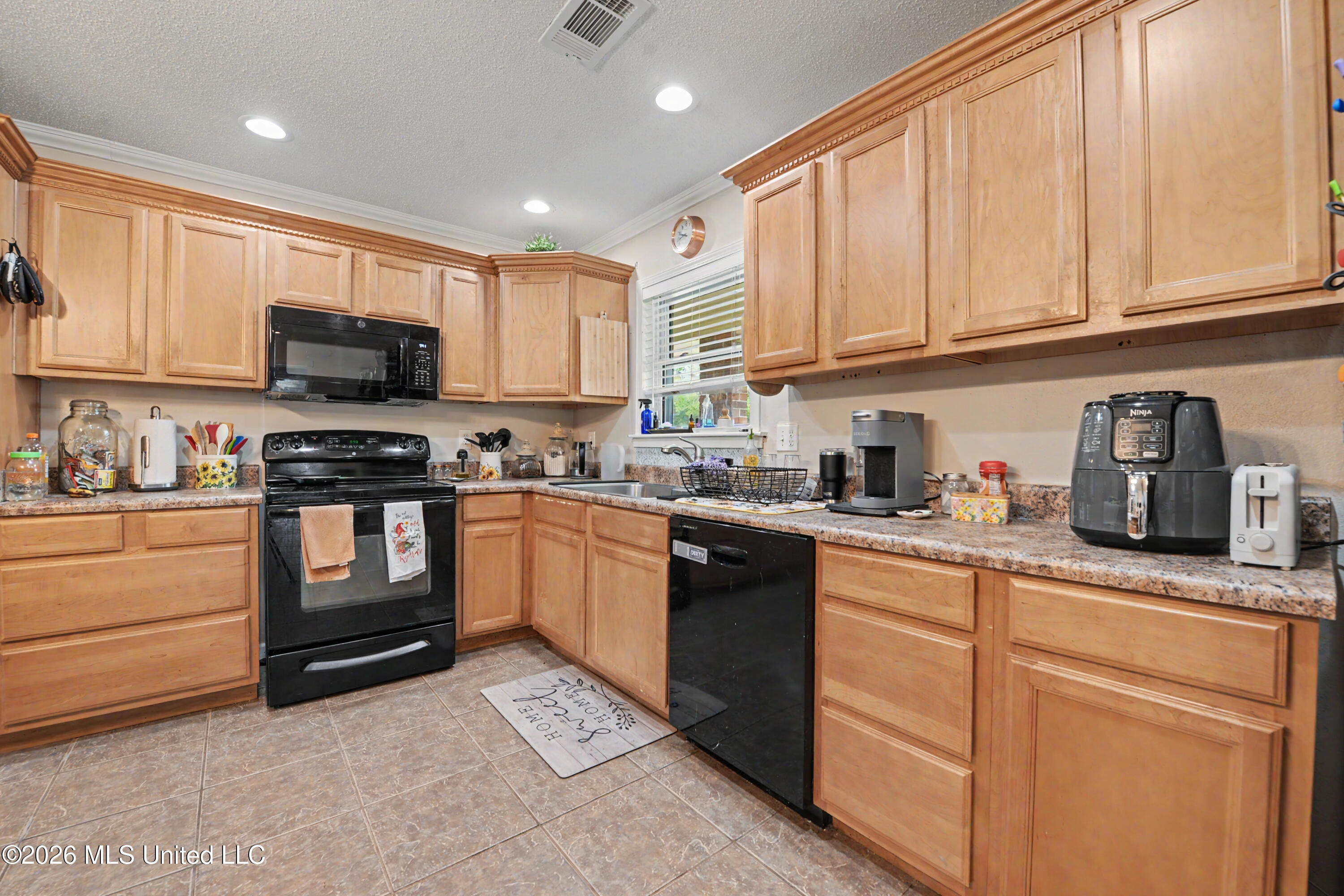 2215 Old Popp's Ferry Road Biloxi, MS 39532 - Photo 7 of 25 007 (3)