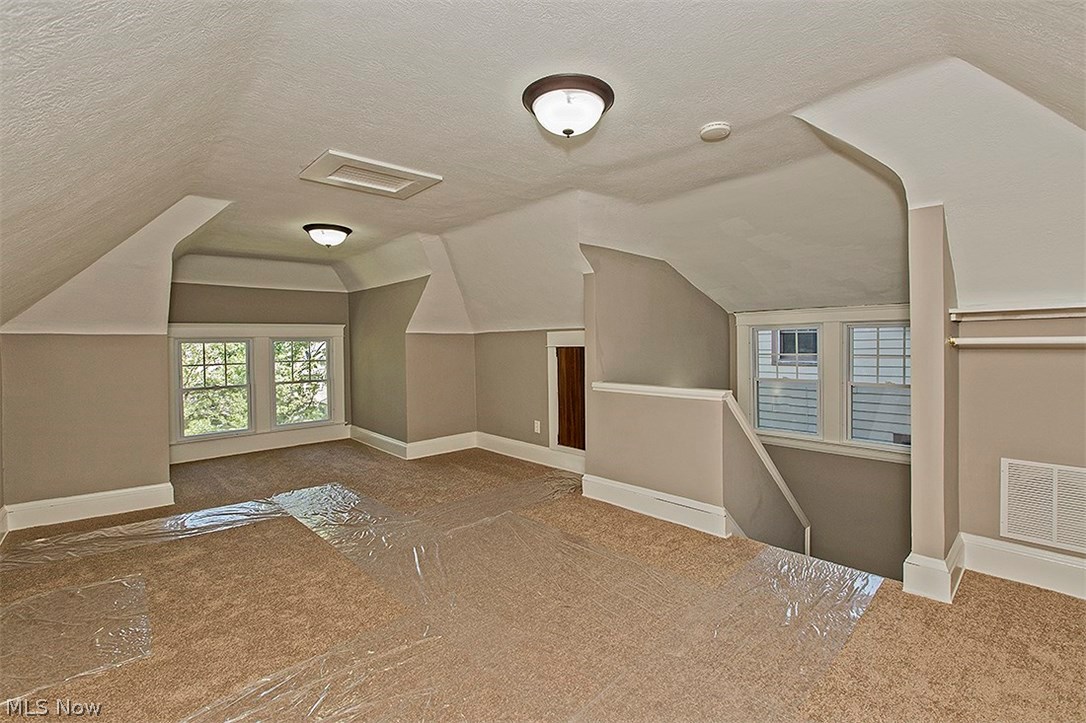 3170 Coleridge Road Cleveland, OH 44118 - Photo 22 of 29