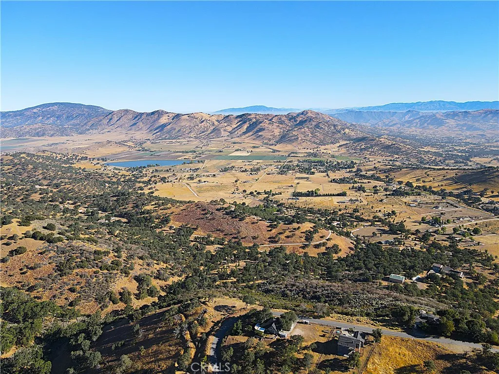 0 Zurich Tehachapi, CA 93561 - Photo 44 of 51 World-class views with year-round postcard-perfect scenery, owning the tip of the mountain!