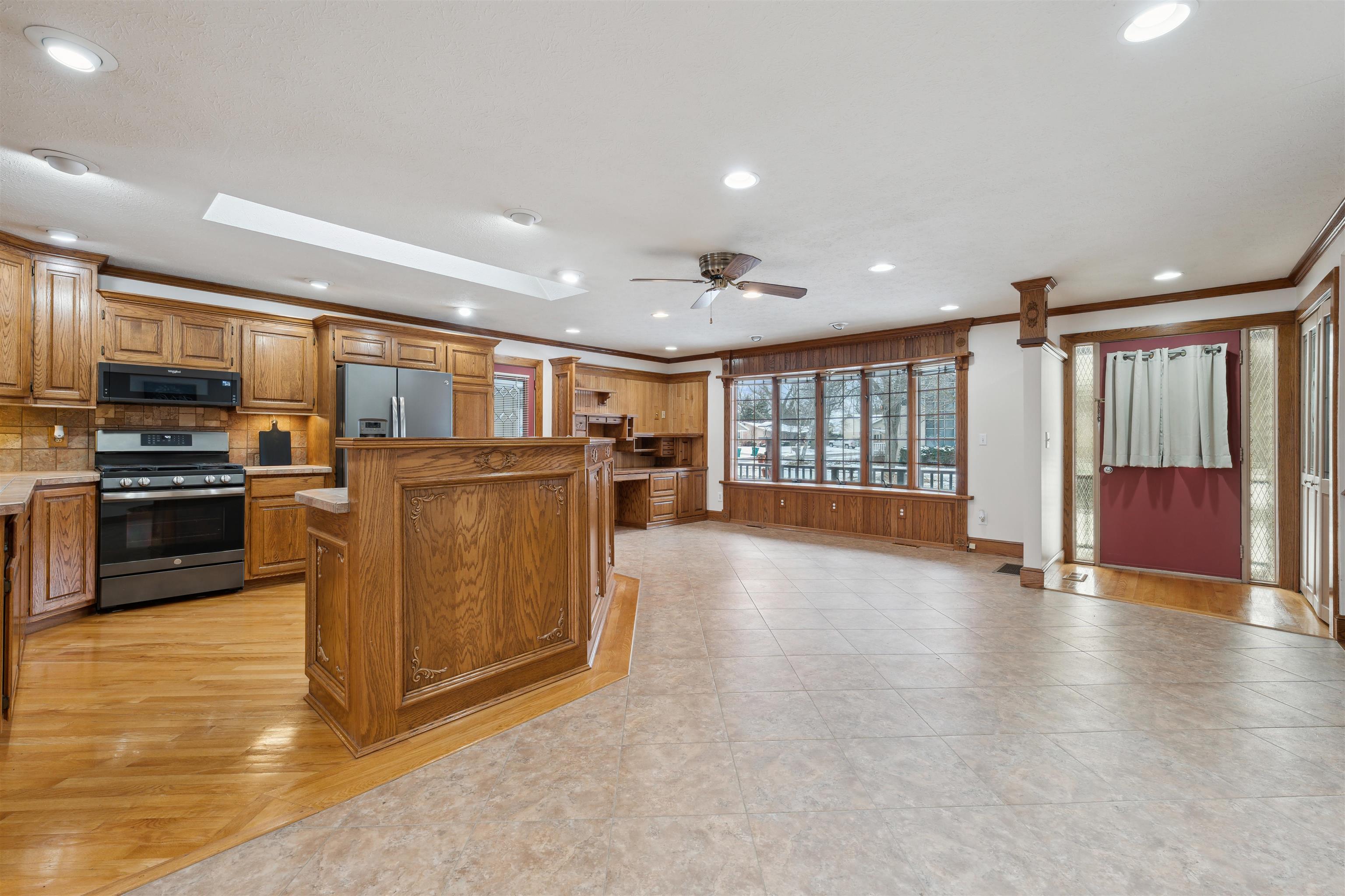 513 Hampton Road Durand, MI 48429 - Photo 4 of 30 50164167-62f3de1e-77ef-4679-8516-0250e98bfa5e.JPG