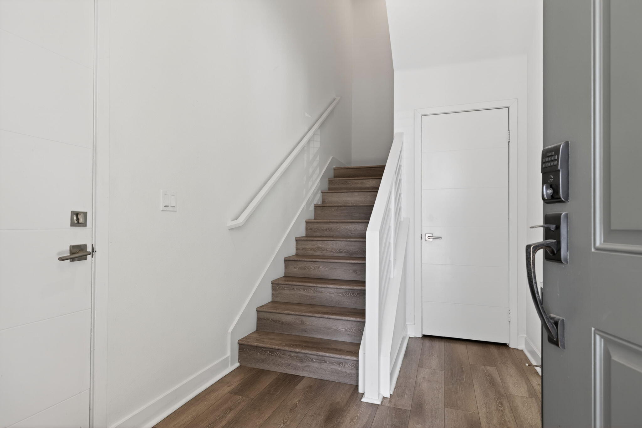 5680 Surfrider Way, Unit 101 Goleta, CA 93117 - Photo 6 of 37 Entry Way