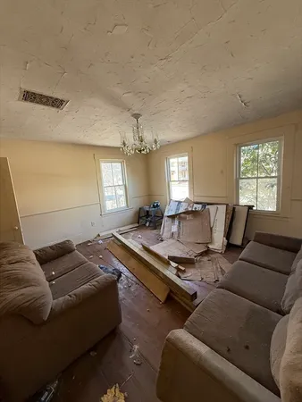 $300,000 | 174 West Broadway, Gardner, MA 01440